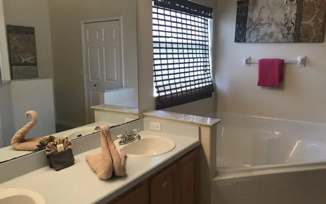 Kissimmee Vacation Homes by Shine FM