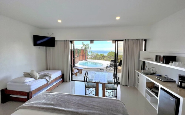 Akua Ocean View Suites