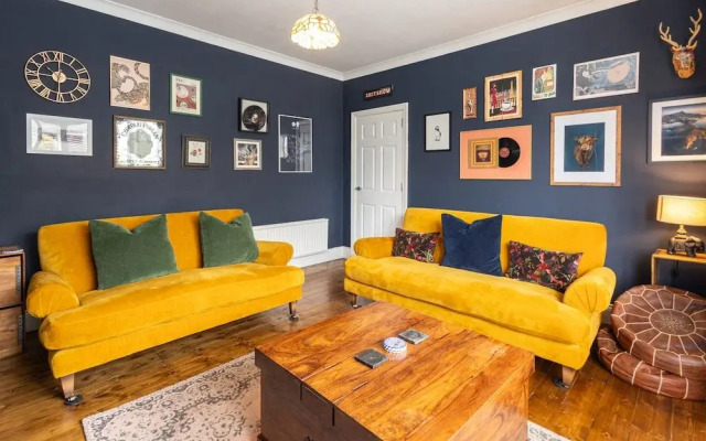 Host Stay Newton House