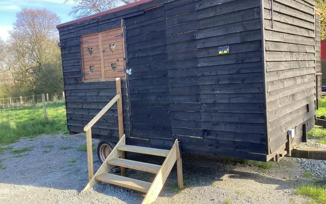 Vigo Retreat cabin 2