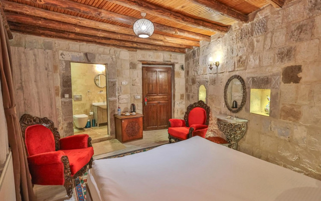 Bedrock Cave Hotel - Adults Only