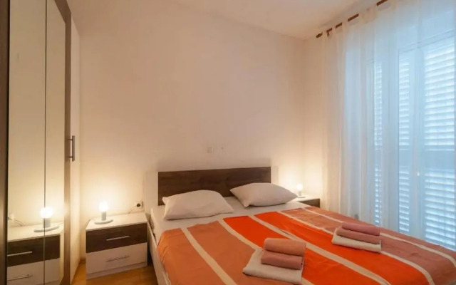 Apartment Stipic Omis - Three Bedroom Apartment With Terrace