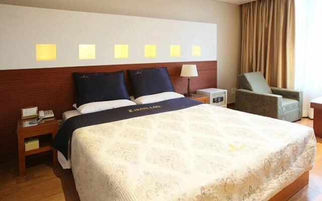 Hotel Lake