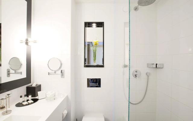 Carlton Square Hotel
