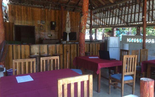 Sam's Hut Arugambay
