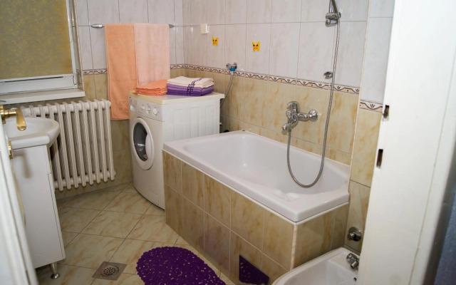 Trosoban stan u Zenici