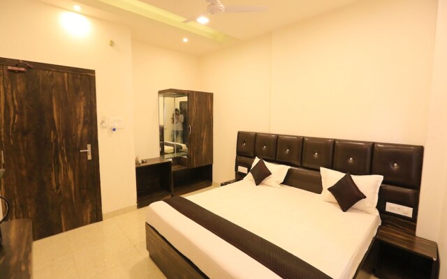 OYO Rooms 158 Gomti Nagar Kathota Jheel