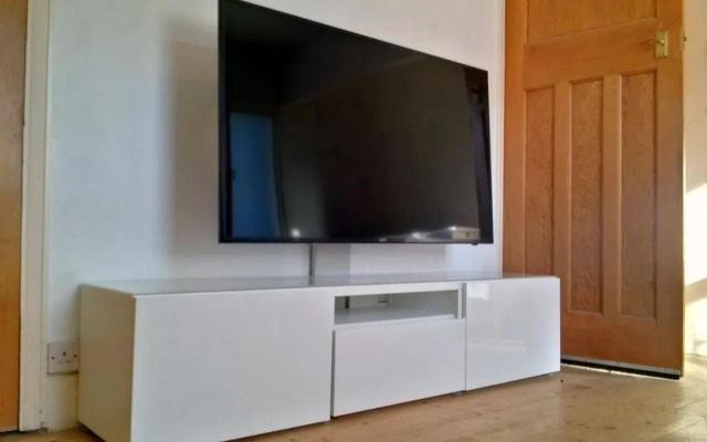 Peaceful House in the Centre of City