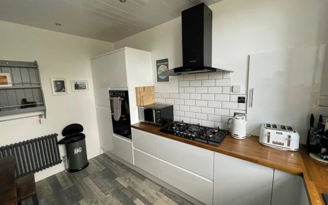 6 Guests - 3 Bedrooms - Sea View - Pet Friendly