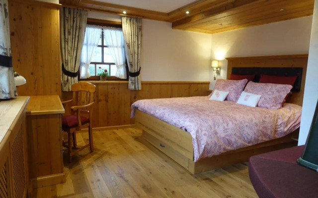 Hollhouse - Bed & Breakfast