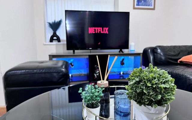 The Rich Living Apartment