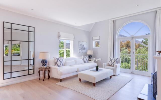 Sublime Five bed Property in Glorious Setting