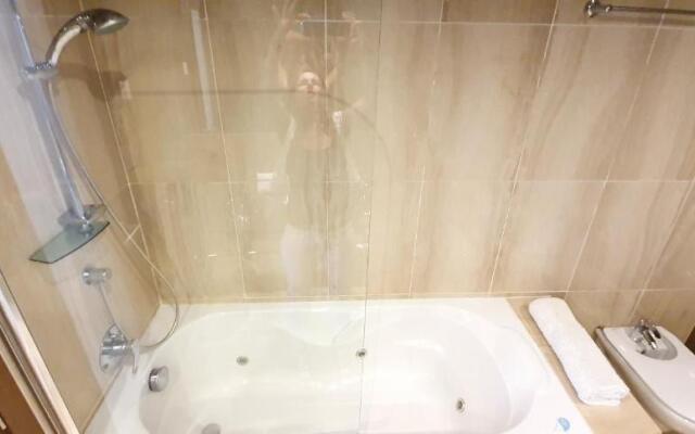 Luxury Beach Front Penthouse with own pool.BP9