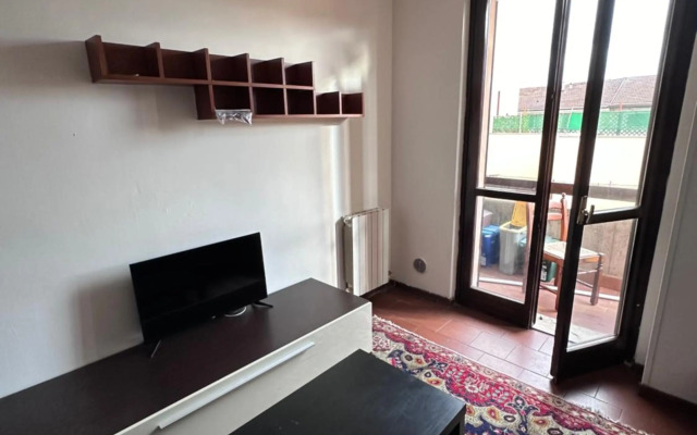 Via Rose (dietro Freccia Rossa)