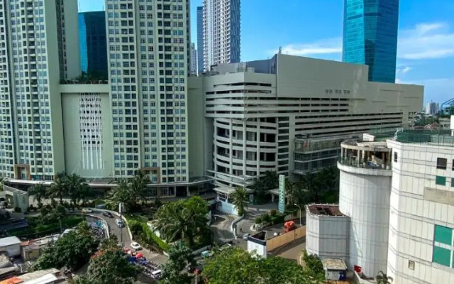 Homy studio room near taman anggrek