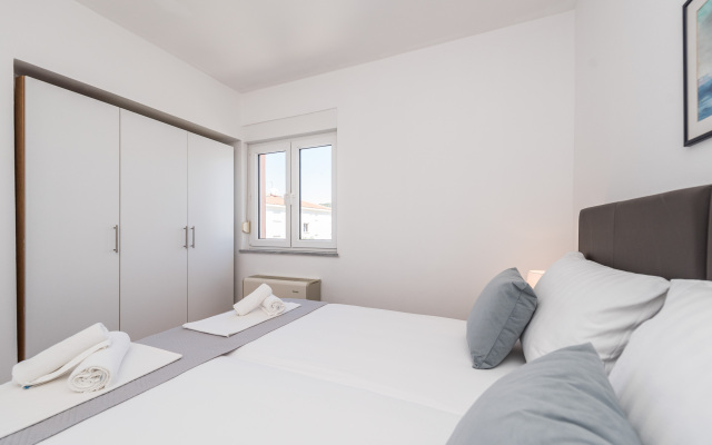 Apartment Ela 220m From the Beach