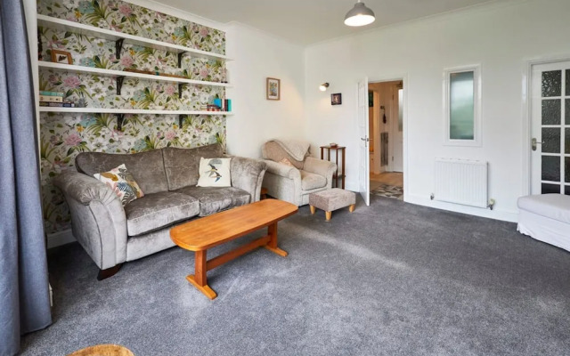 Host Stay Flat 4 Groveside