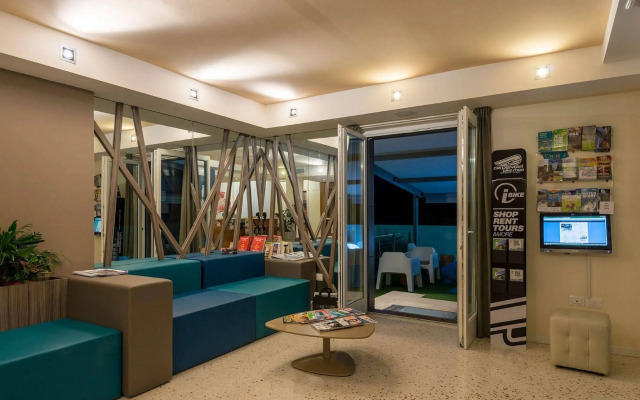 Hi Hotels Torbole Pool & Spa