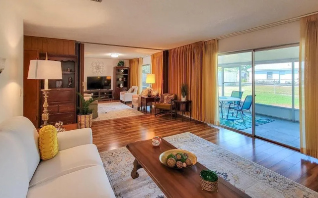 NEW Retro Relaxation in Stylish Rockledge Oasis
