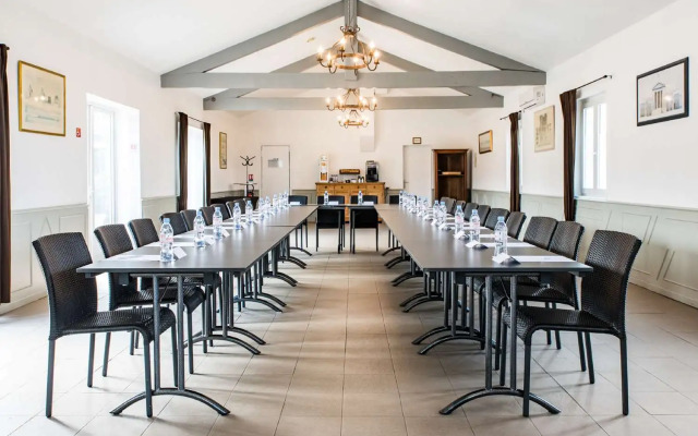 Le Canard Sur Le Toit