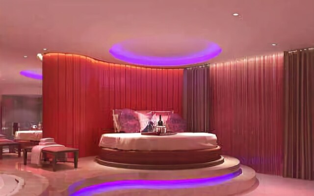 A8 Boutique Theme Hotel