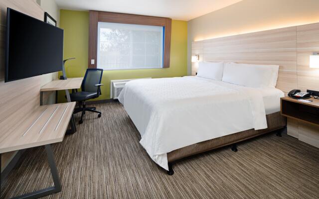 Holiday Inn Express Suites Watsonville, an IHG Hotel