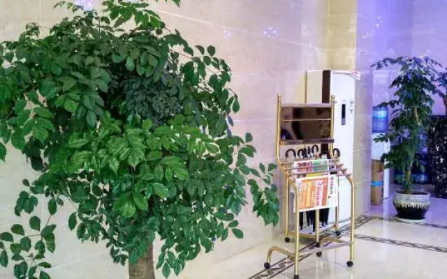 Yingshan Huayi Hotel