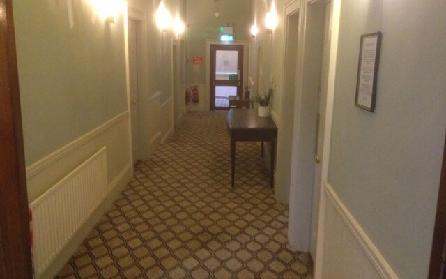 Barry's Hotel