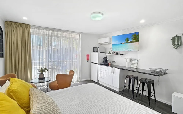 Charming Studio Apartment in Mandurah – Guest Rooms – Mandurah