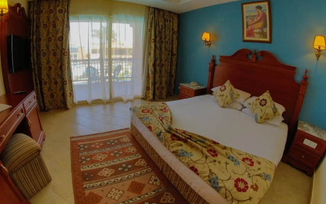 Titanic Palace - Families and Couples only