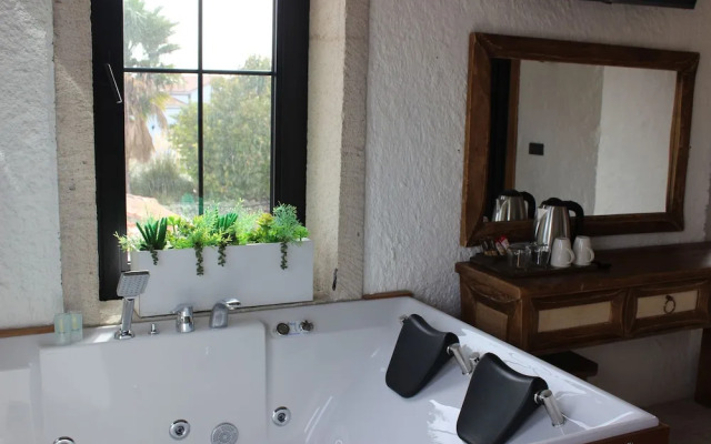 Aura Village Alaçatı