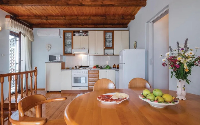 Nice Home in Hrboki With Wifi and 3 Bedrooms