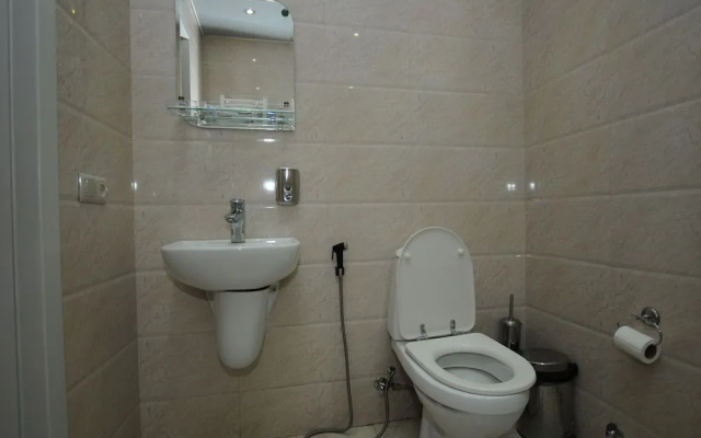 Hotel White