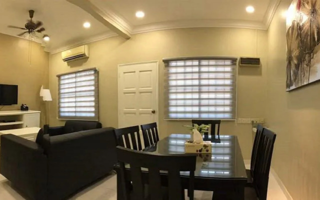 OMG! HomeStay (5-min walk to Jonker)