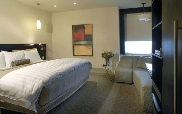 The Shaw Club Hotel