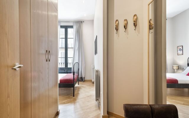 Midtown Luxury Apartment VI rosy