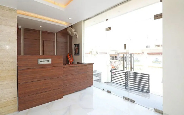 Capital O 30624 Hotel Triton