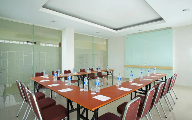 Amaris Hotel Bekasi Barat