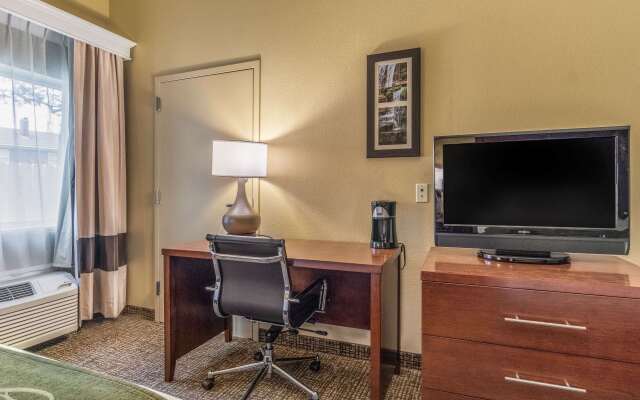 Comfort Inn & Suites Tuscumbia - Muscle Shoals