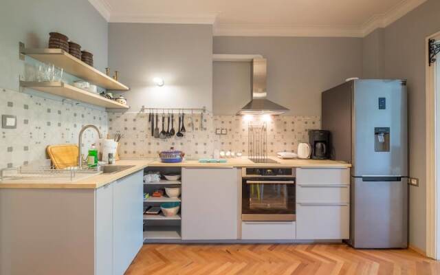 FM Deluxe 1-BDR Apartment - Style Meets Charm