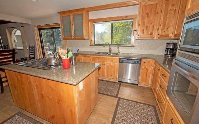 596 Danube Drive 3 Bedroom Home by RedAwning