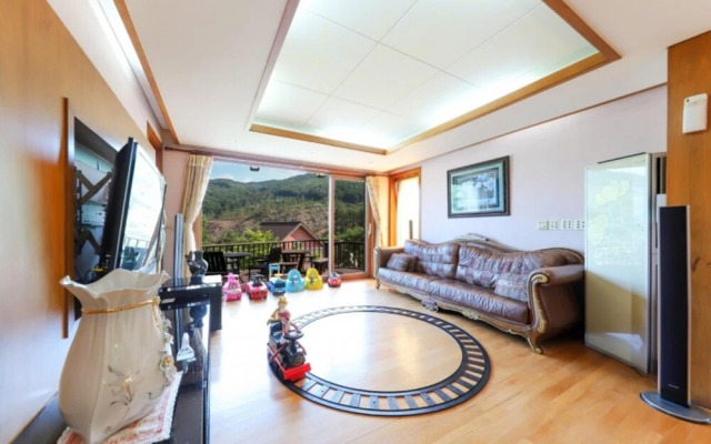 Yangpyeong Weekly Kids Pool Villa