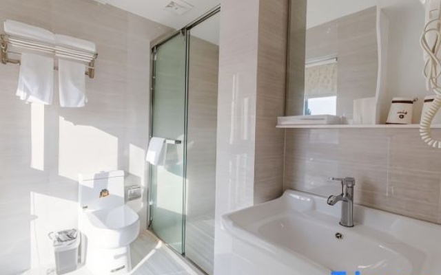 Yunqi Select Hotel