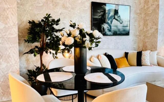 Luxurious beach front apartment Dubai Marina