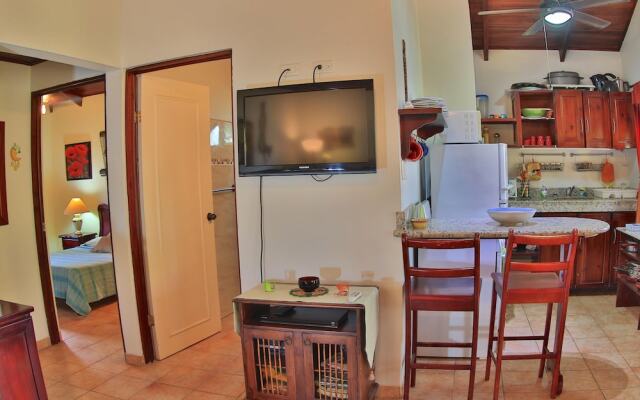 Charming 2 Bdrm Tuscany-style Villa