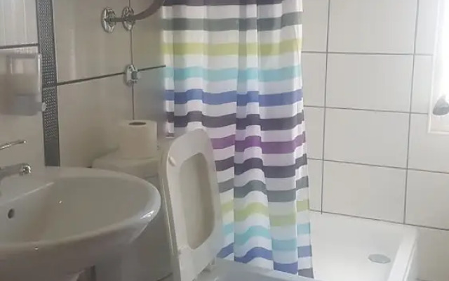 Luccia Apatments-Villa Laguna - Hostel