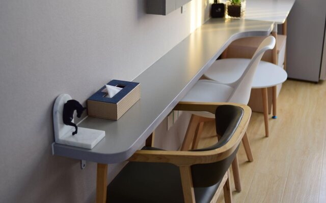 Golden Phoenix Hotel