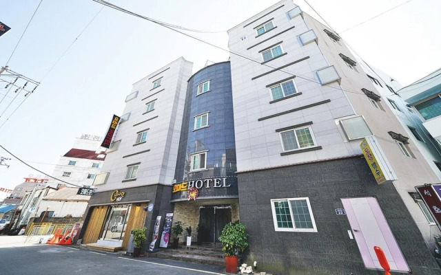 Tongyeong Omad Hotel