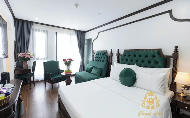 Royal Hotel Me Tri Ha