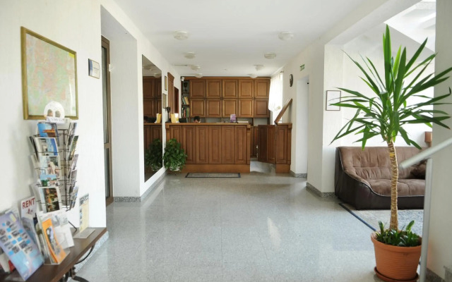 Amicus Hotel